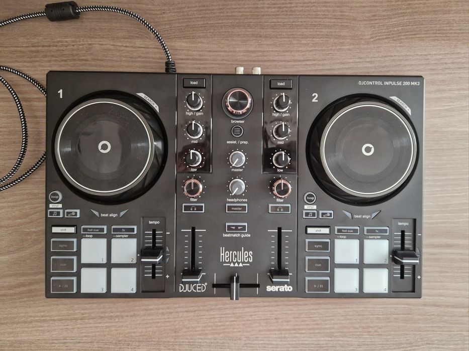 Hercules DJControl Inpulse 200 MK3 Dj пулт