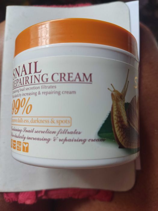 Гръцки крем за лице с екстракт от охлюви 115 грама! SNAIL Kрем NIVEA65