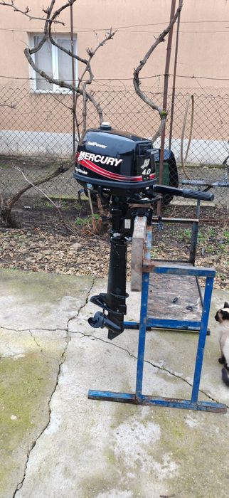 Motor de barca mercury