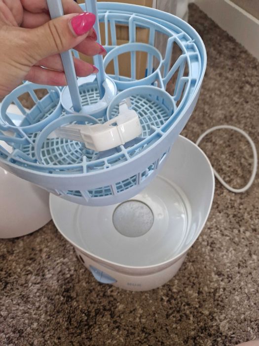 Стерилизатор+уред за задушаване NUK