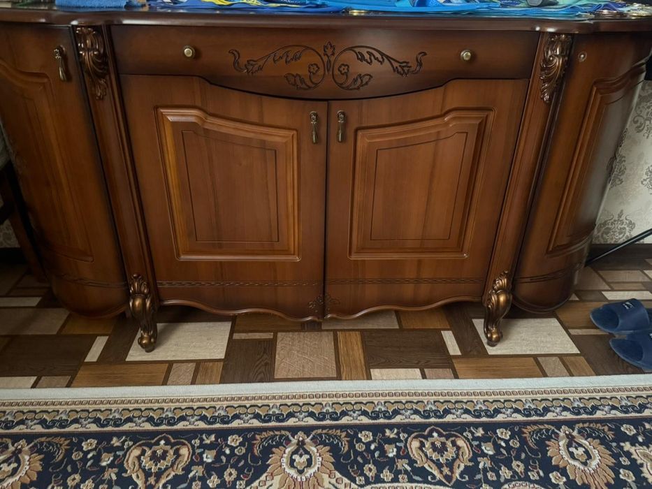 Продам Шкаф,тумбы,стол