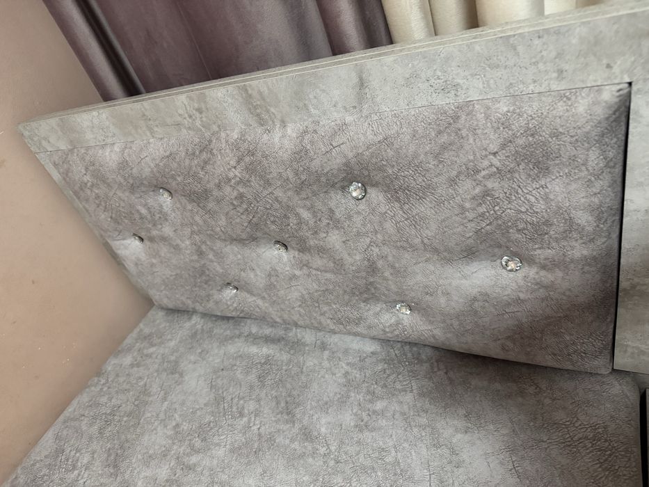 Кровать в хорошем состоянии