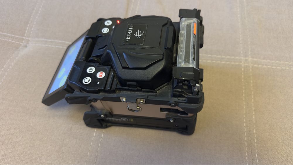 Hitech fusion splicer Aparat sudura fibra optica pret 1000 lei FIX