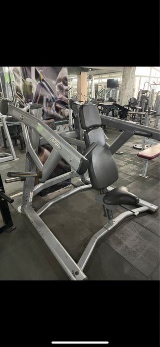 Професионален Life Fitness Shoulder Press