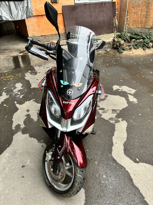 Продам скутер Vento nmax
