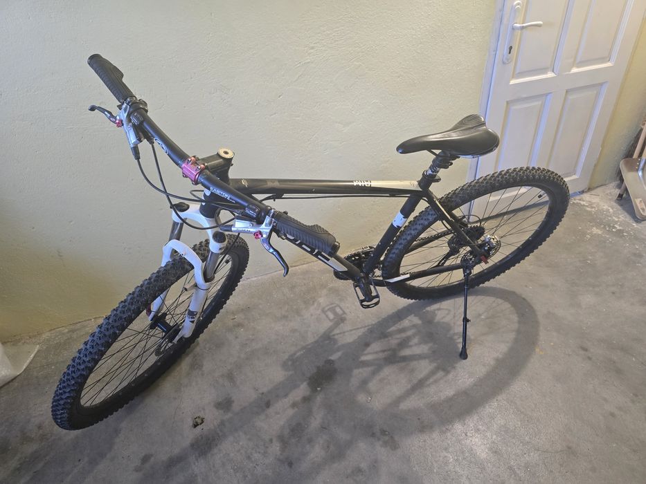 Vand sau schimb Cube cu bicicleta dama