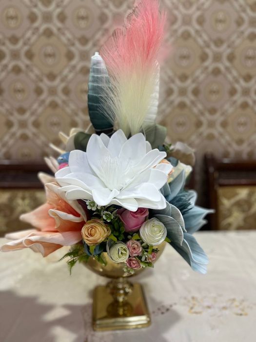 Продаётся искусственные цветы.  Стол учун гуллар сотилади