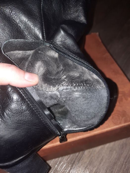 Продам натуральные кожаные сапоги