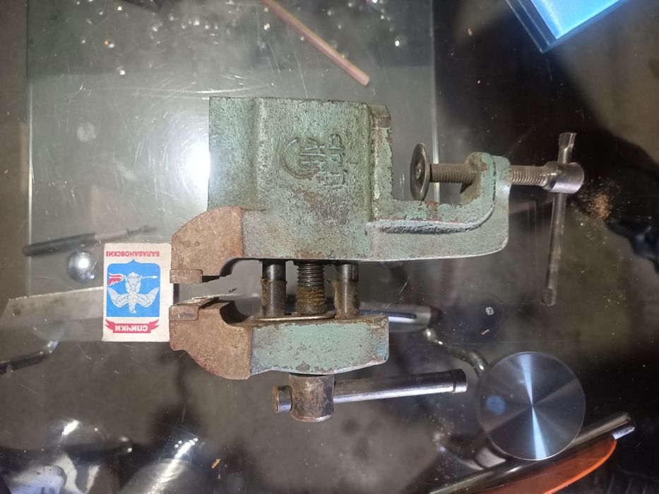 Продам тиски советские