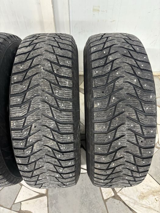 Продам резину с дисками на Уаз