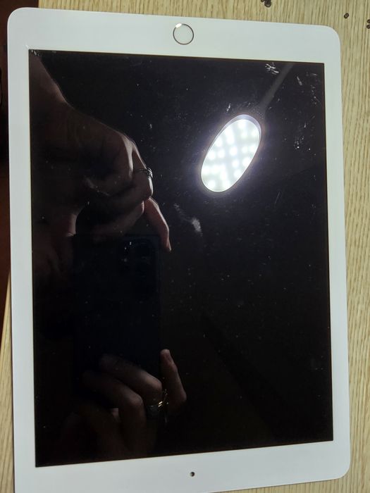 IPad 2018 (6th gen),   (pentru piese)