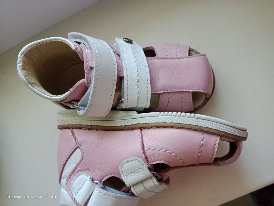 Детские сандалии