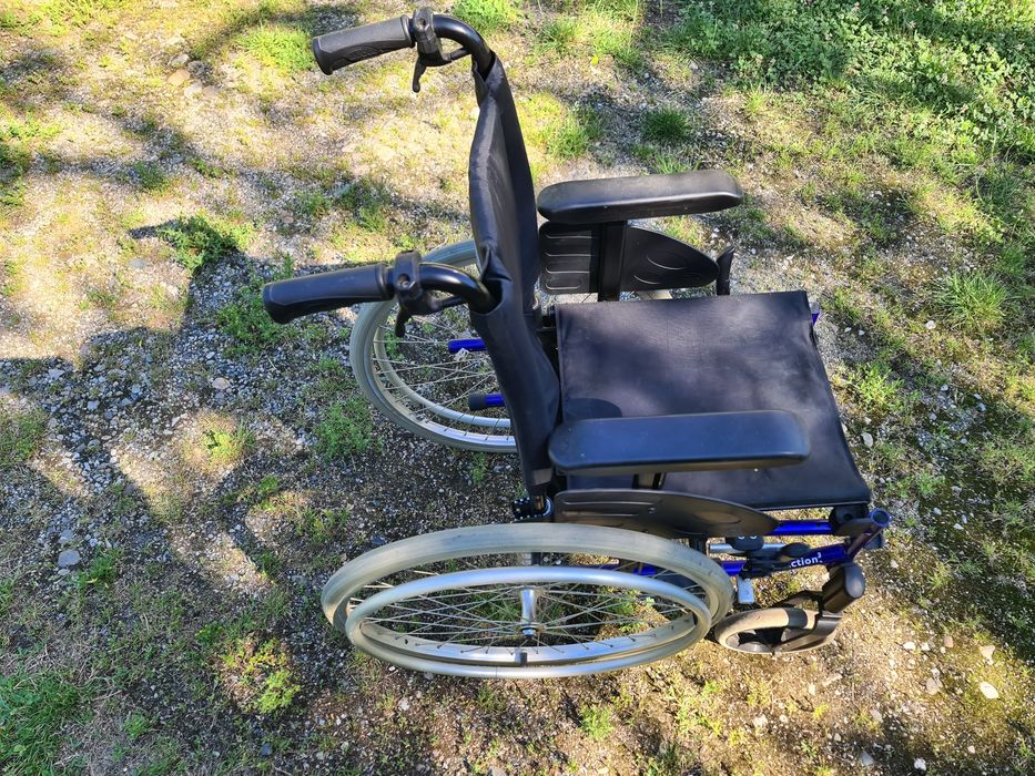 Scaun cărucior handicap ușor