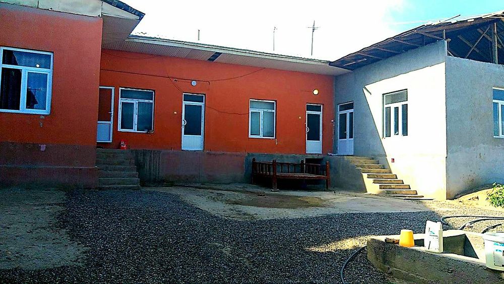 Uy Sotiladi 6 sotih yer maydonida