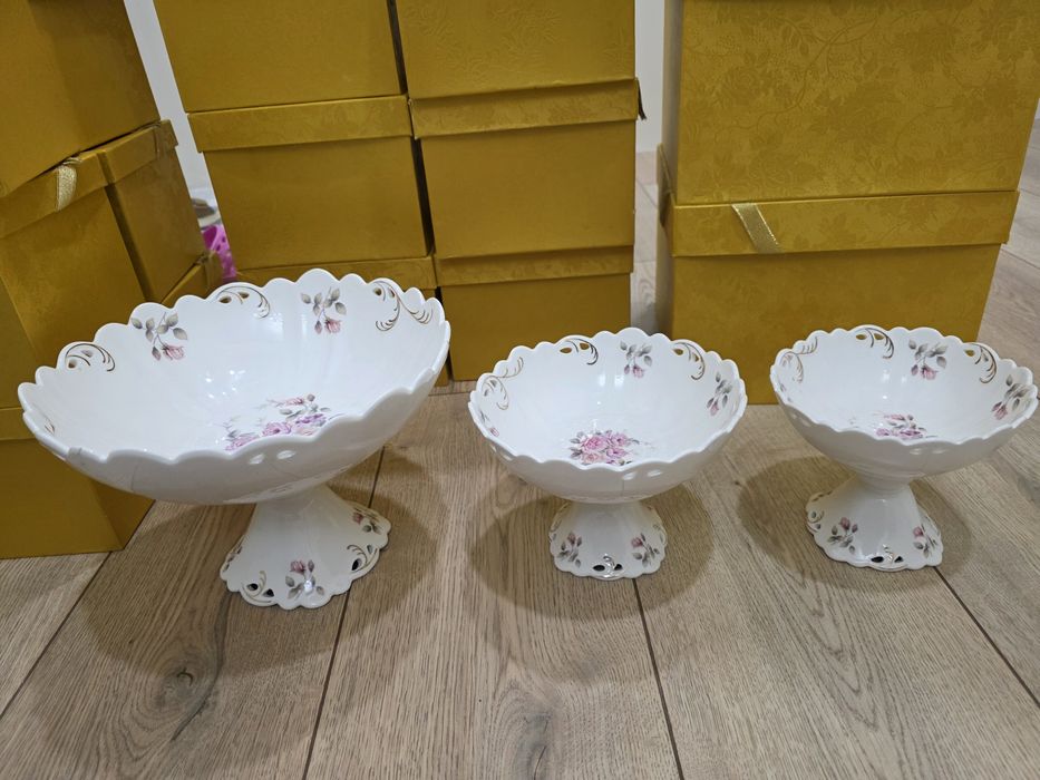 Продам вазы,фруктовница,конфетница