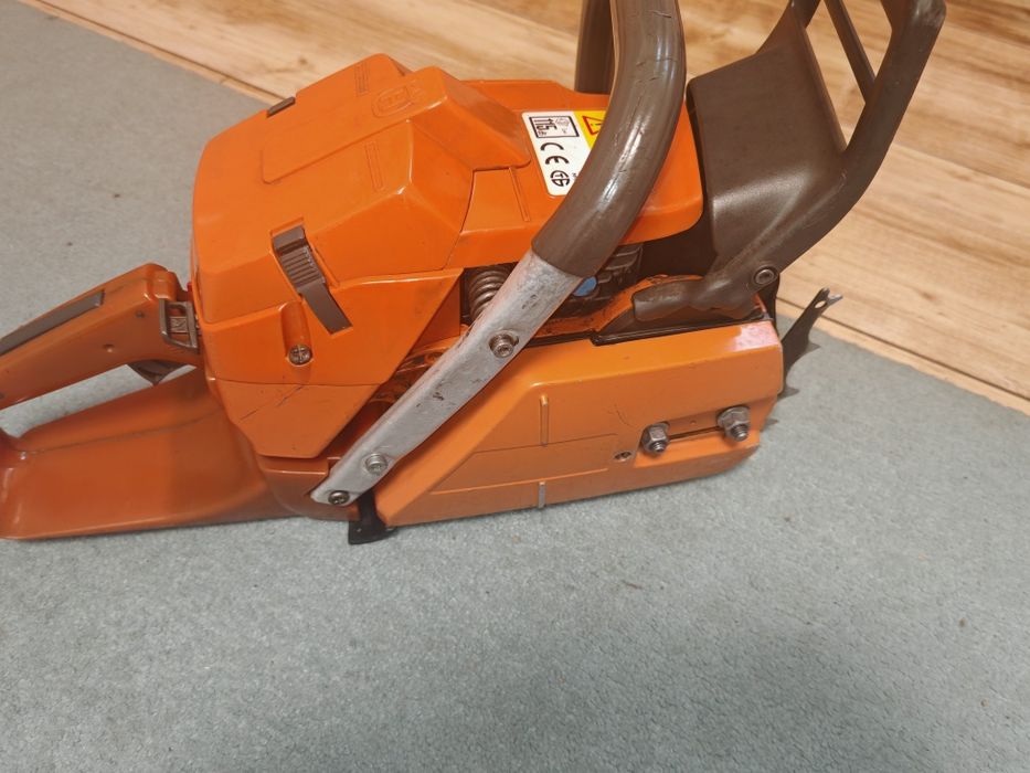 Vând Husqvarna 372xp