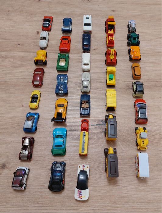 Киндер играчки колички