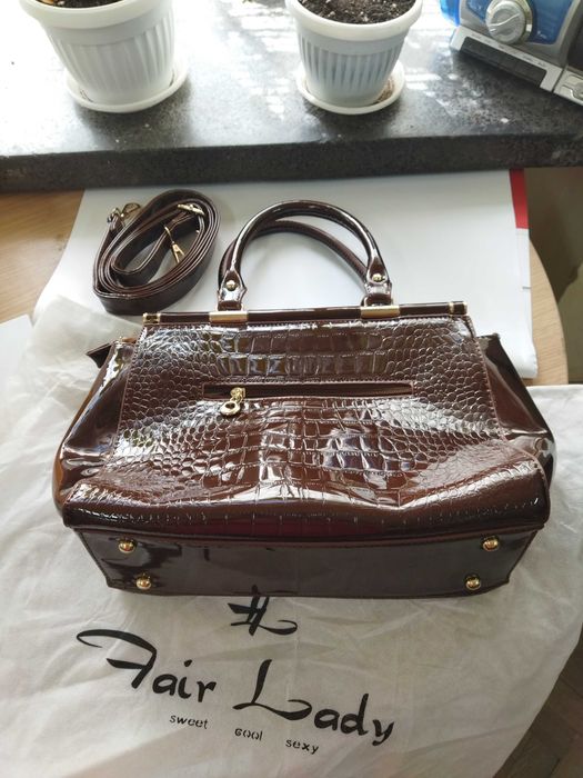 Продавам дамска чанта