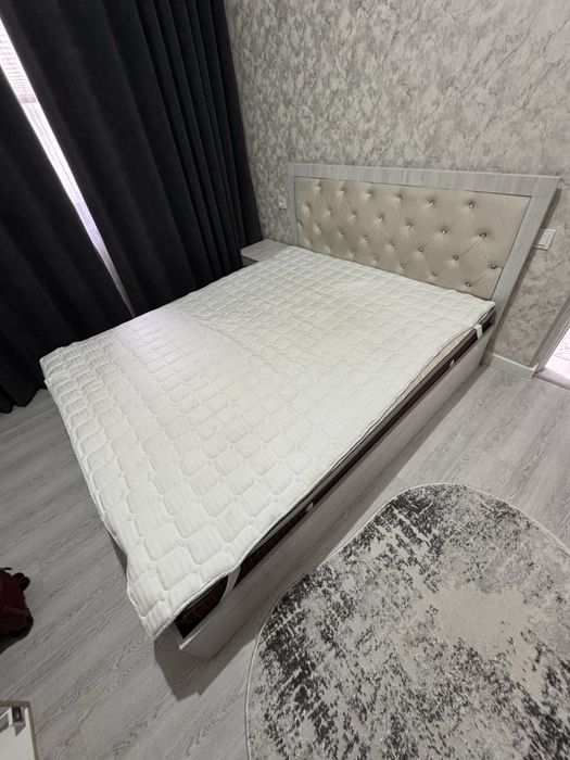 Двухспальная кровать, холати яхщи раса