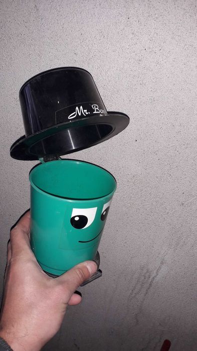 Kошче Детско за боклуци. Може да се ползва и за други цели