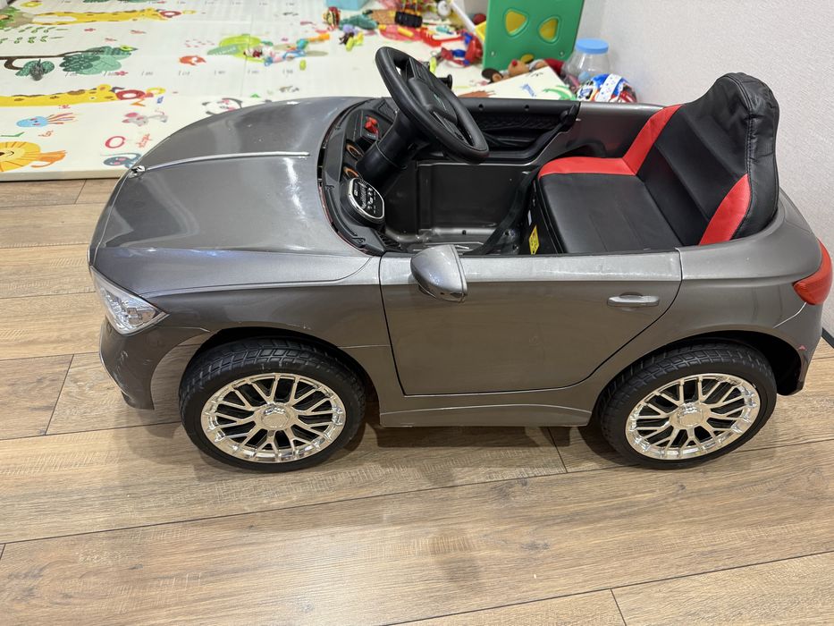 Продам детскую машинку