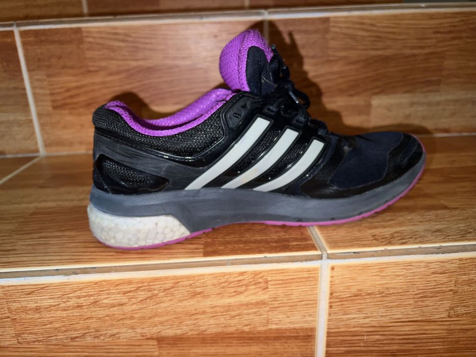 Adidasi dama marca Adidas