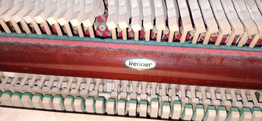 Pianină Doina București, placă bronz cu mecanică Renner  recondiționat