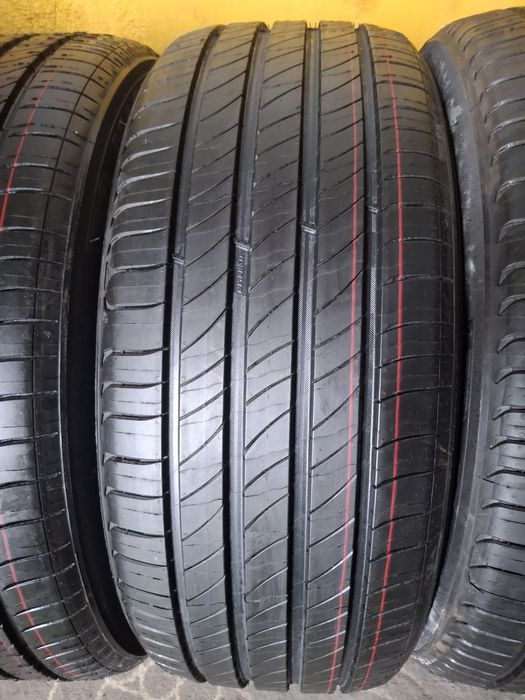 235 55 19 Michelin DOT 2021 vara NOI