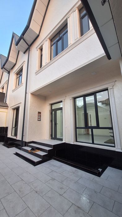 * СЕРГЕЛИ БЕРУНИЙ 5 Хона + 2 Холл +  Кухня 1.6 Соток Продаётся Участка