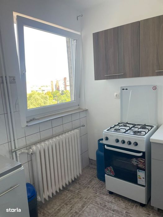 Ap 2 camere decomandat Splaiul Crișanei