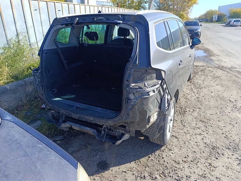 Продавам OPEL ZAFIRA на части 2013г 1.6i turbo 150 к.с