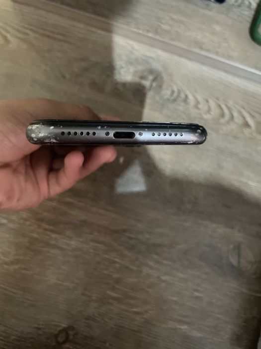 Продаеться Iphone 11 black