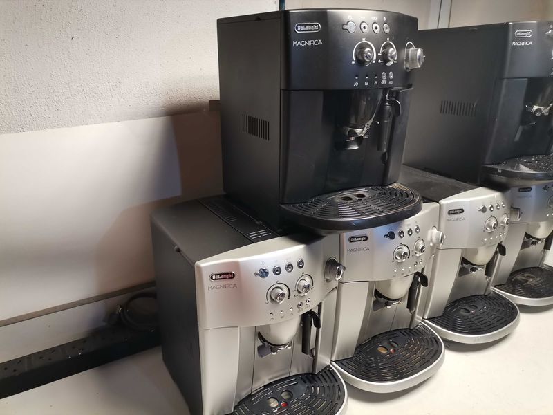 Кафемашини - Delonghi Magnifica