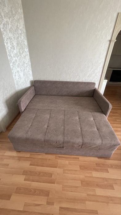 Диван для гостиной(Продам срочно)