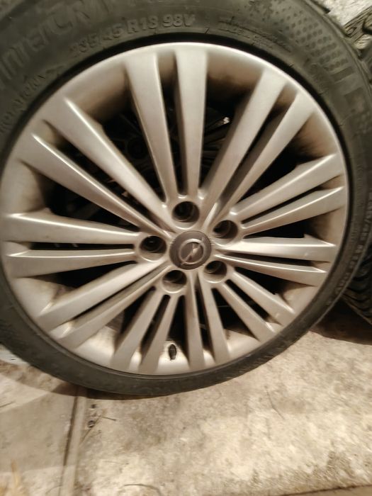 Jante Opel 18" cu anvelope Kumho 235/45/18 98V