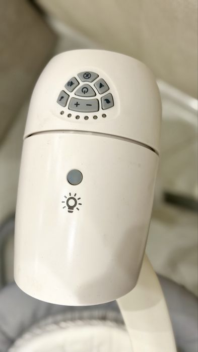 Продам кресло качелю Joie