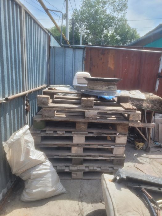 Продам палеты 8 шт