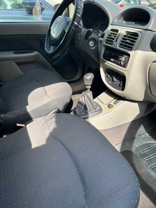 Autoturism marca Renault Symbol.