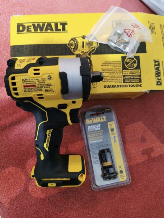 Гайковер Dewalt DCF911