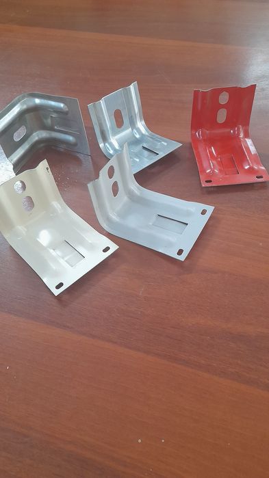 Уголок крепёжный