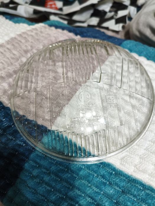 Стекло на фару 175мм