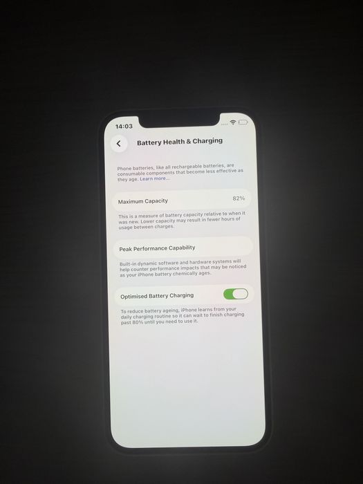 Vand iphone 12 /64 GB ram