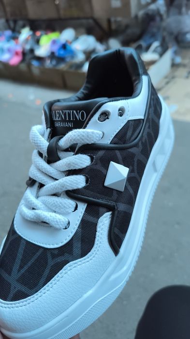 Valentino premium super oferta lichidare stoc