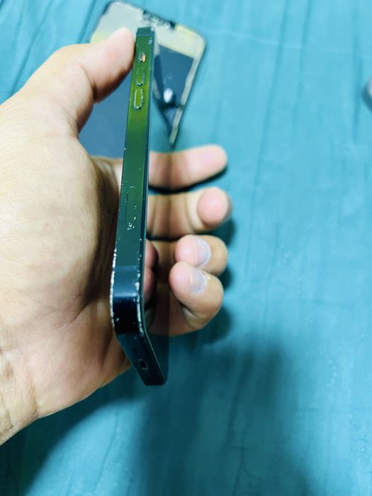 Iphone 13 pentru piese