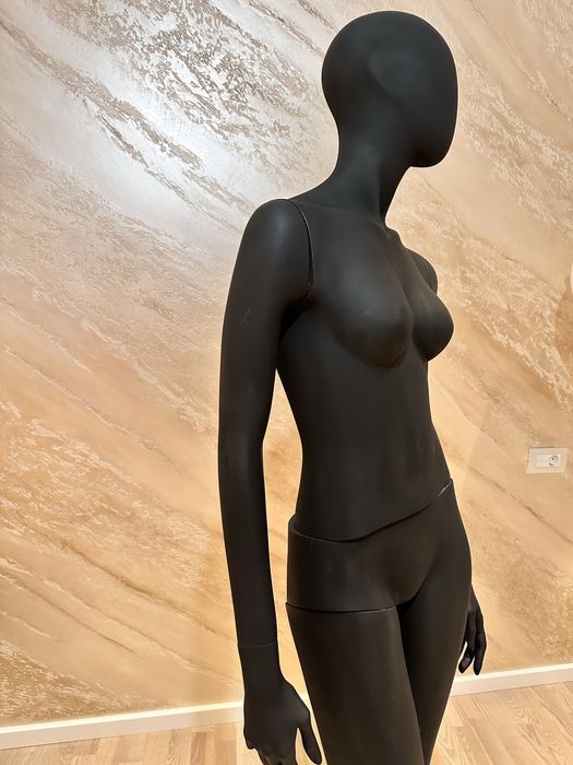 Manechin negru complet