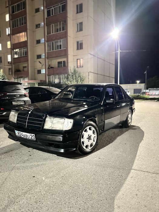 Mercedes 124 синий