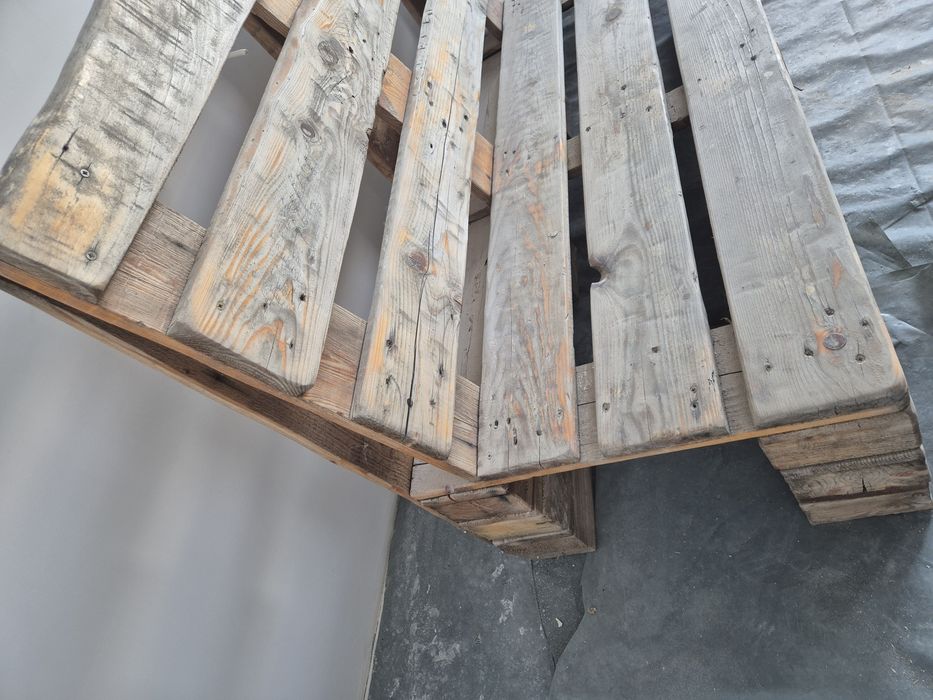 Mobilier din europaleti