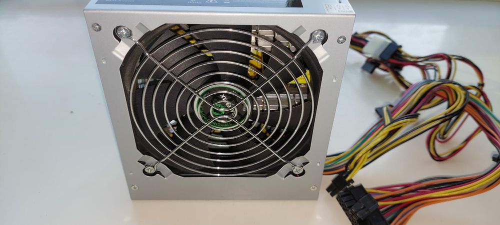 Продам блок питания GameMax model GM 400w