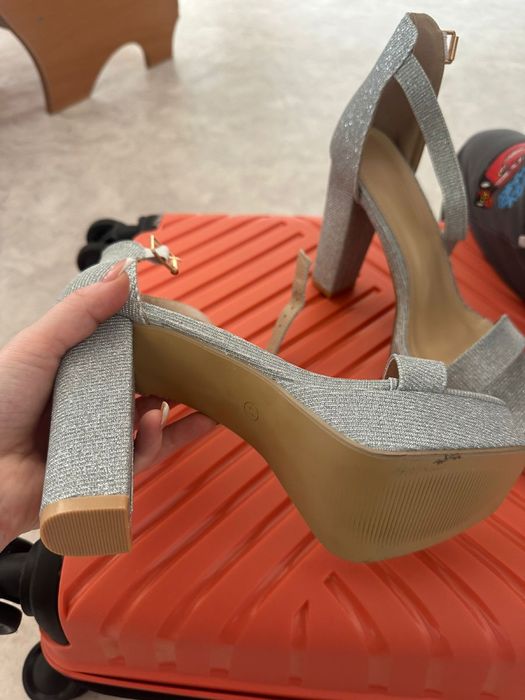 Продам каблук и шпилька