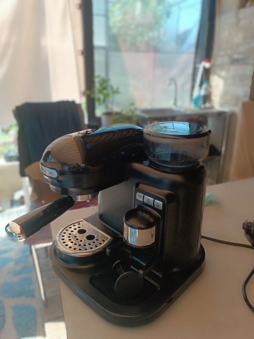 Кафемашина с мелачка за кафе на Ariete Moderna